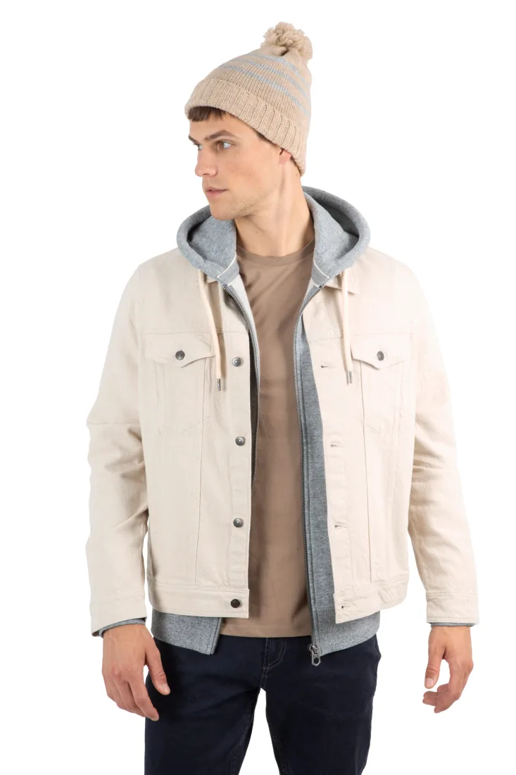 Gestreifte Strickmütze mit recyceltem Garn 2